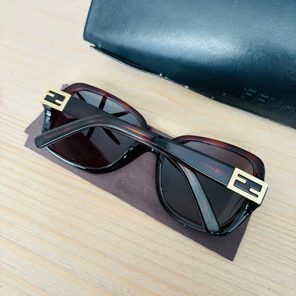Fendi Brown Tortoise FS5227 Square Sunglasses Women’s W/‎ Case Preloved